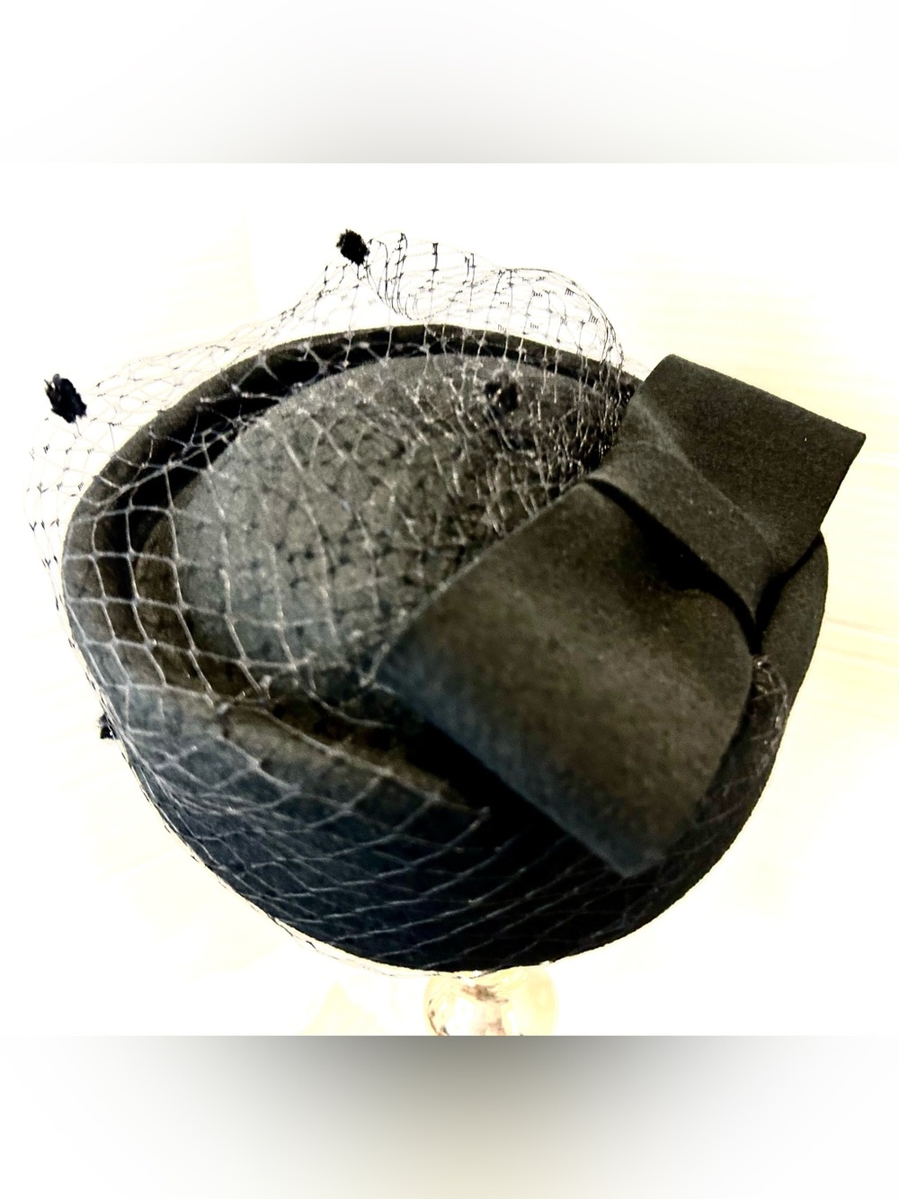 1960s Black Pillbox Hat with bow & Netted Veil Retro Goth Film Noir Femme Fatale - Picture 5 of 10